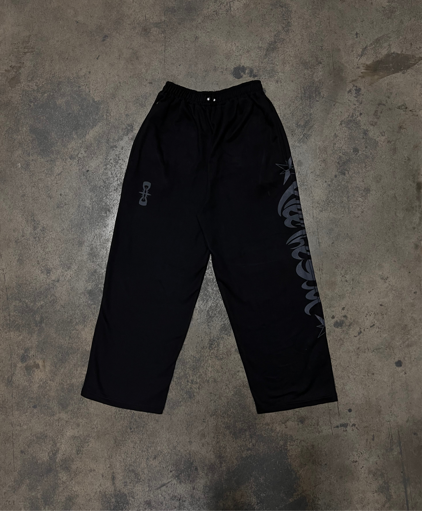BLACK SWEATPANTS
